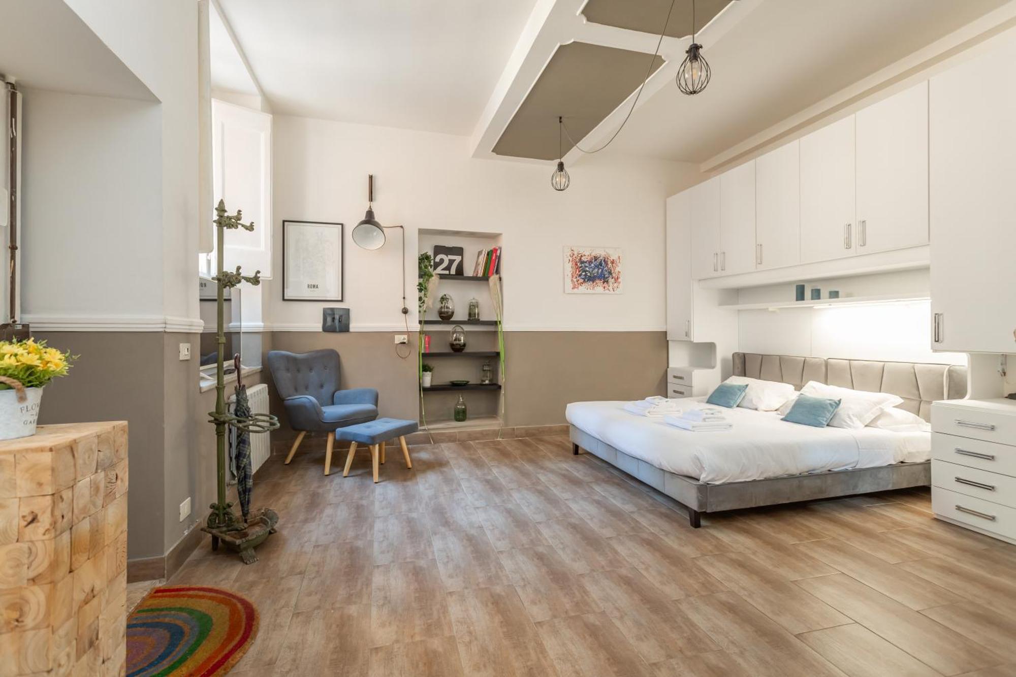 Charm Near Piazza Navona - Cozy Loft For 2 Appartement